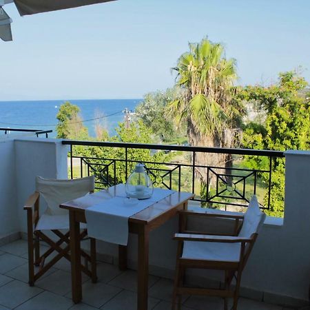Fokais Beach Apartment Néa Fókaia Esterno foto