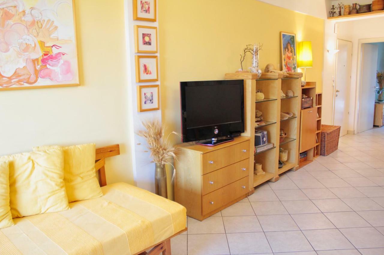 Fokais Beach Apartment Néa Fókaia Esterno foto