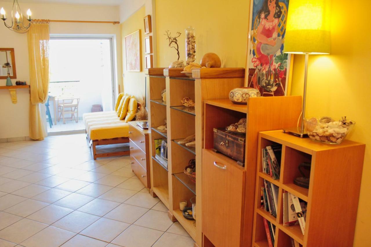 Fokais Beach Apartment Néa Fókaia Esterno foto